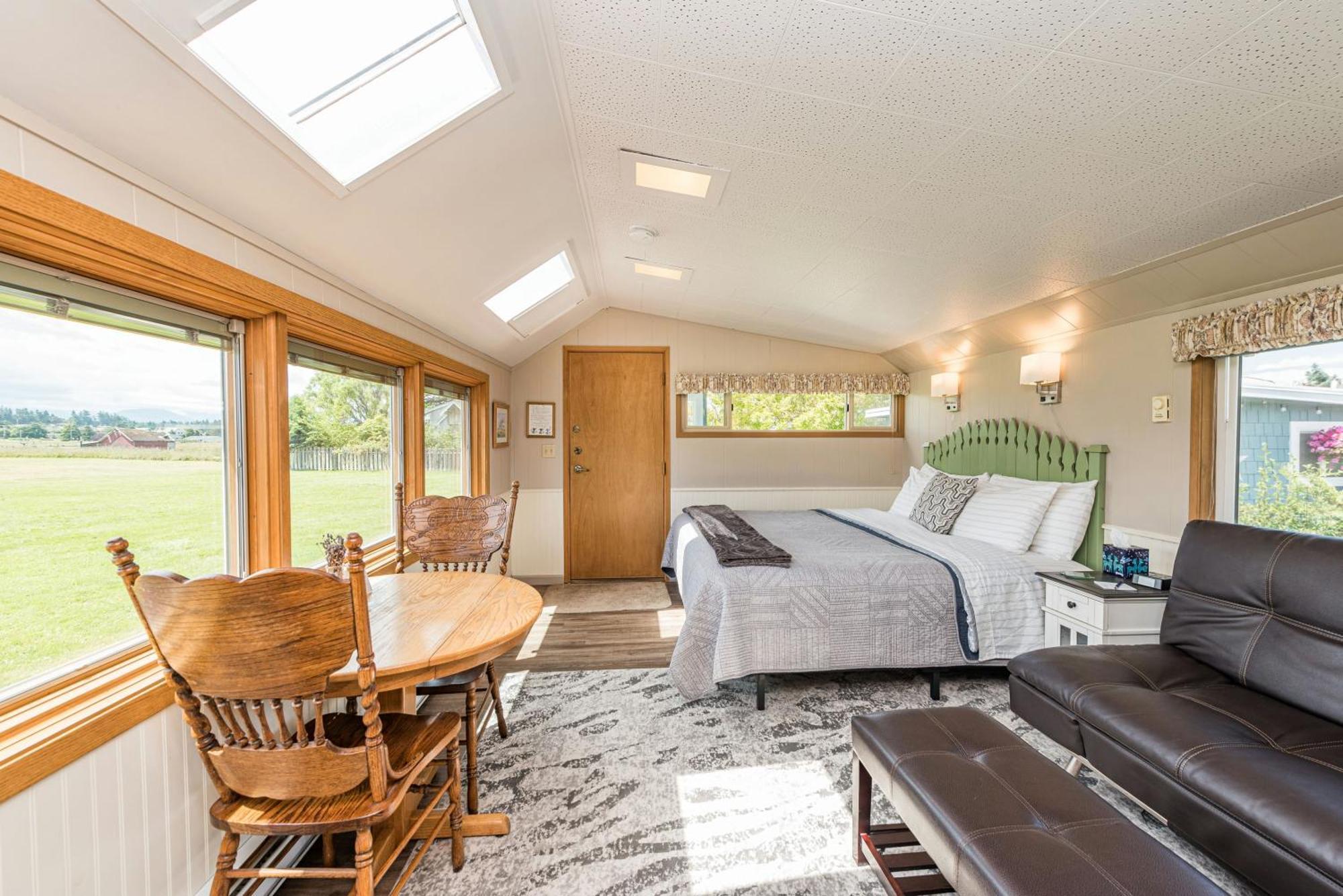 Juan De Fuca Waterfront Hotel & Cottages Sequim Dış mekan fotoğraf